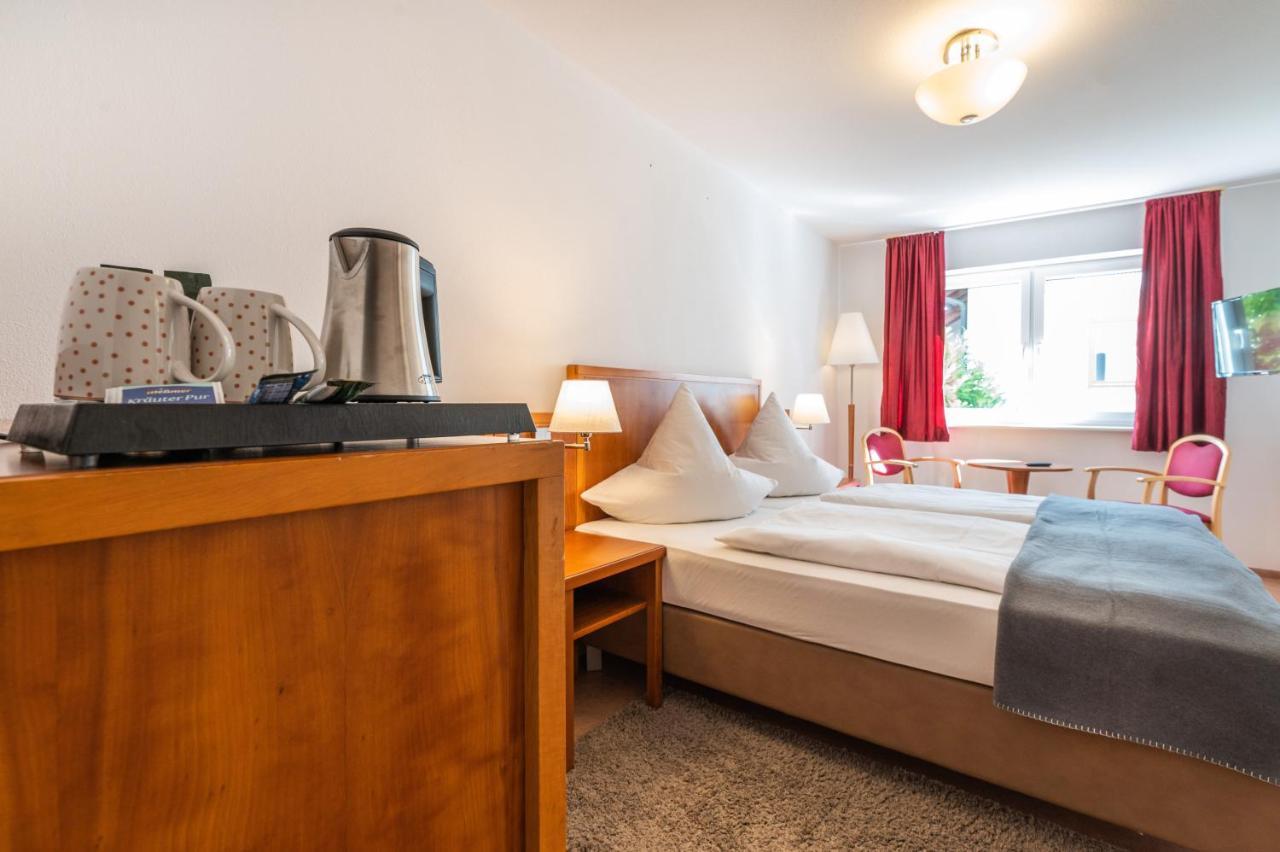 Hotel Am Kirchplatz อูเบอร์ลิงเงน ภายนอก รูปภาพ